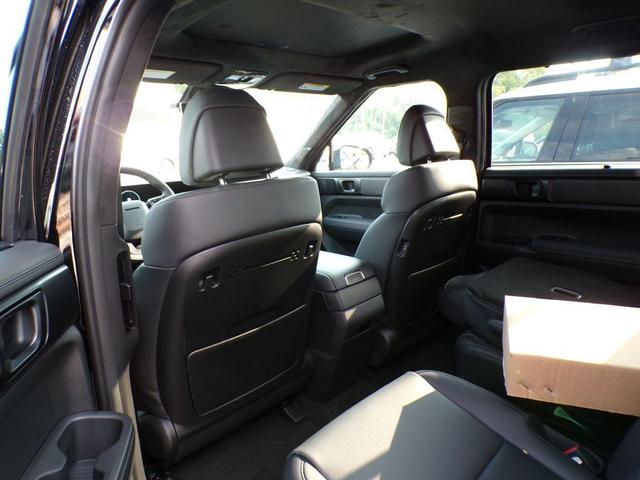 Photo of 2026 Phantom Black Hyundai SANTA FE HEV