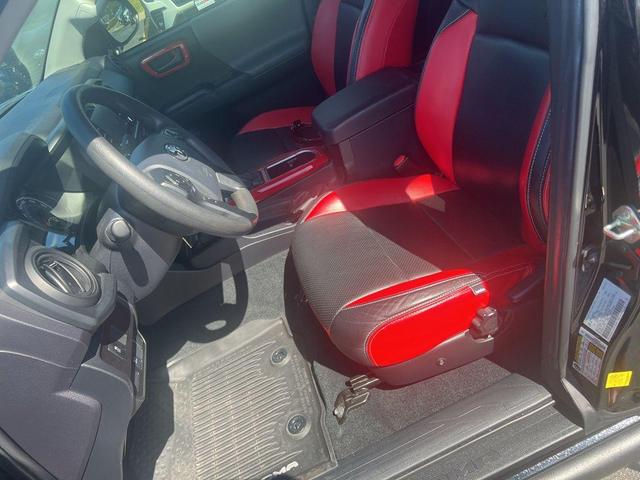 Photo of 2020 Midnight Black Toyota Tacoma