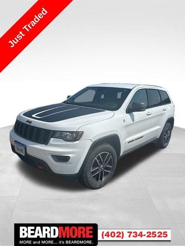 Photo of 2017 Bright White Jeep Grand Cherokee
