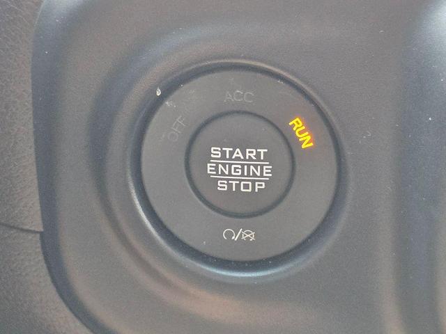 Photo of 2023 Black Clearcoat Jeep Gladiator