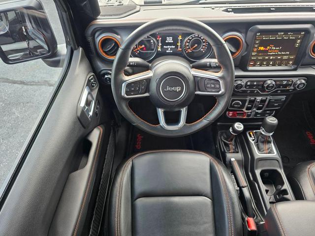 Photo of 2023 Black Clearcoat Jeep Gladiator