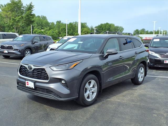 Photo of 2022 Magnetic Gray Metallic Toyota Highlander