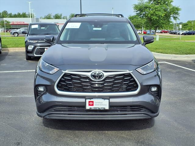 Photo of 2022 Magnetic Gray Metallic Toyota Highlander