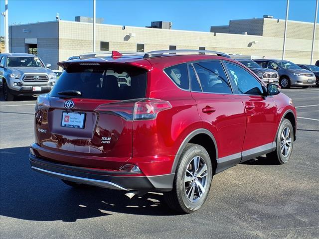 Photo of 2018 Ruby Flare Pearl Toyota RAV4