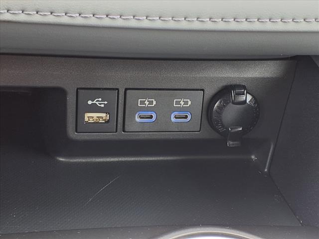 Photo of 2022 Ruby Flare Pearl Toyota Highlander Hybrid