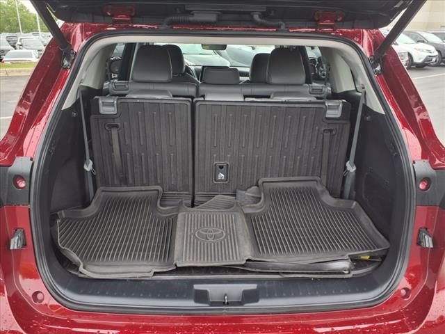 Photo of 2022 Ruby Flare Pearl Toyota Highlander Hybrid