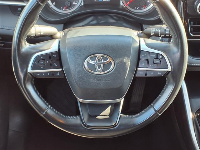 Photo of 2022 Wind Chill Pearl Toyota Highlander