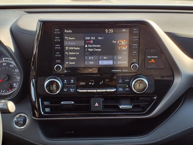 Photo of 2022 Wind Chill Pearl Toyota Highlander