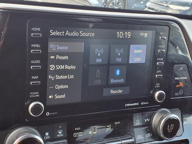 Photo of 2022 Wind Chill Pearl Toyota Highlander
