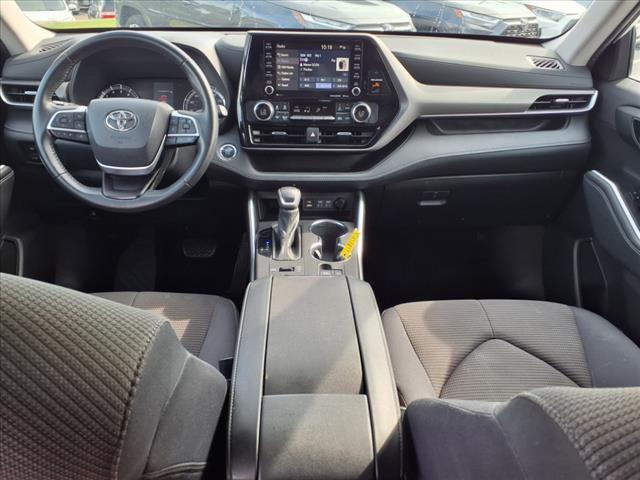 Photo of 2022 Wind Chill Pearl Toyota Highlander