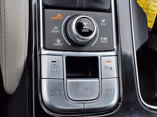 Photo of 2023 Glacial White Pearl Kia Telluride