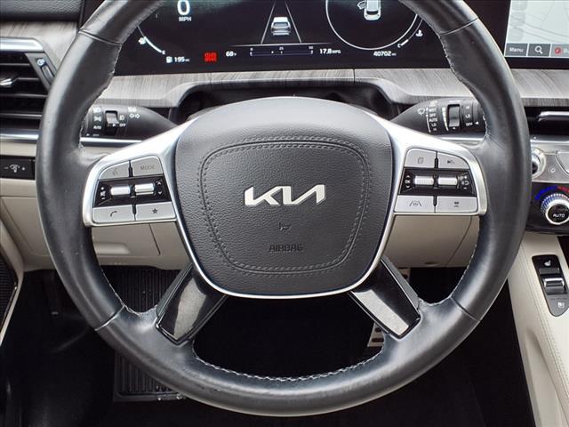 Photo of 2023 Glacial White Pearl Kia Telluride