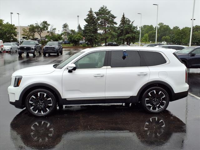 Photo of 2023 Glacial White Pearl Kia Telluride