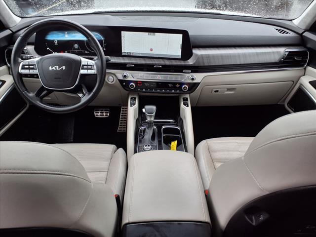 Photo of 2023 Glacial White Pearl Kia Telluride