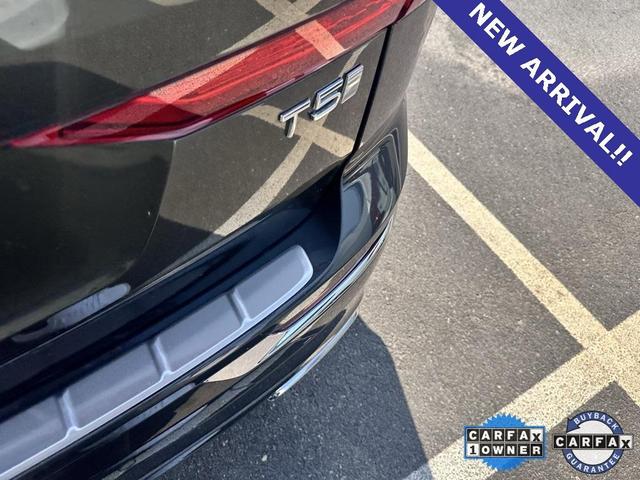 Photo of 2020 Pine Gray Metallic Volvo XC60