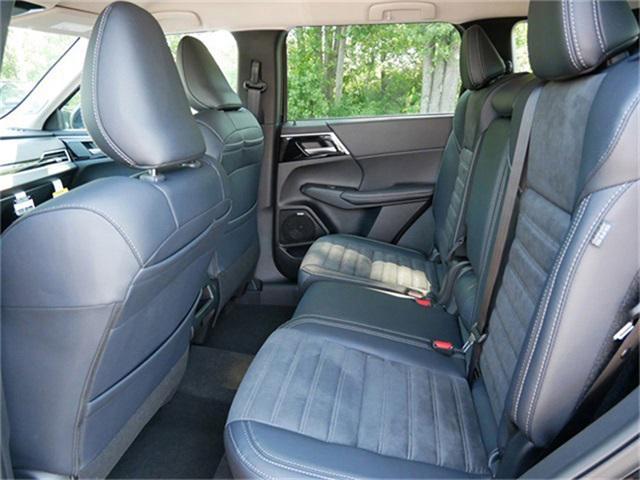 Photo of 2025 Black Diamond Mitsubishi Outlander