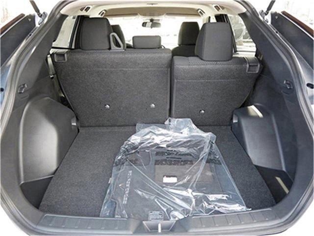 Photo of 2025 White Diamond Mitsubishi Eclipse Cross
