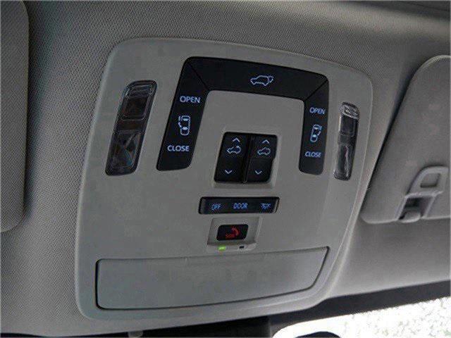 Photo of 2022 Wind Chill Pearl Toyota Sienna
