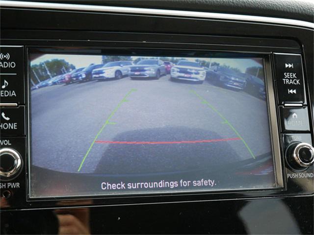 Photo of 2020 Labrador Black Metallic Mitsubishi Outlander