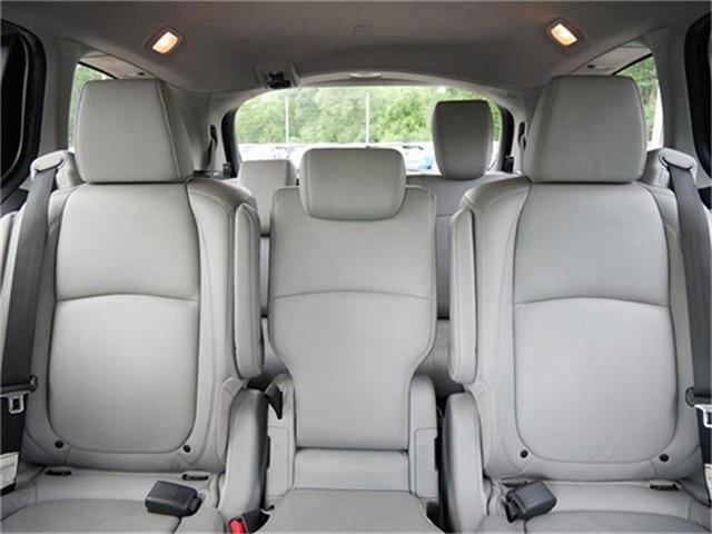 Photo of 2020 Lunar Silver Metallic Honda Odyssey