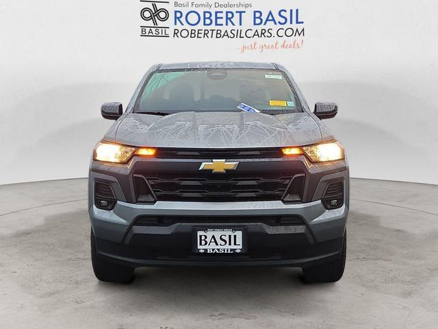 Photo of 2024 Sterling Gray Metallic Chevrolet Colorado