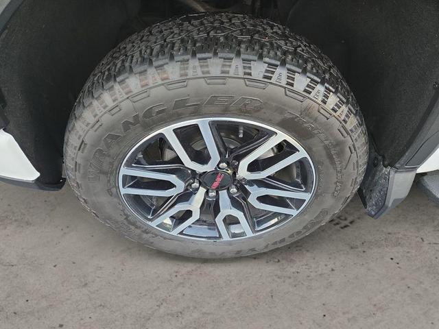 Photo of 2023 Summit White GMC Sierra 1500