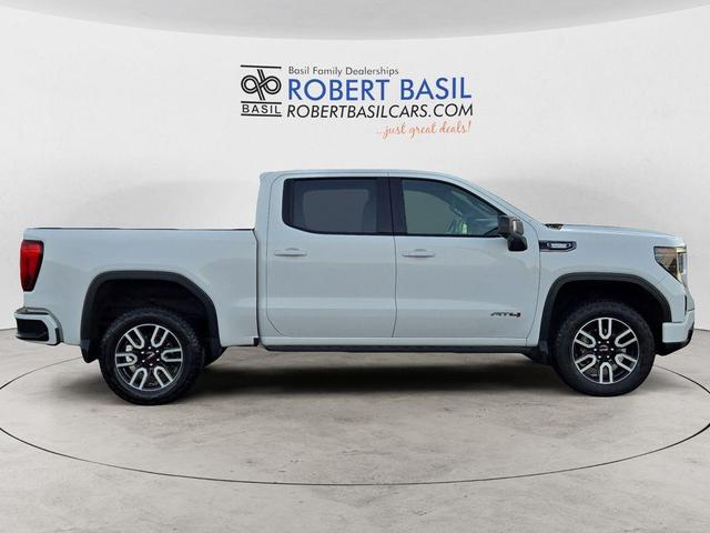 Photo of 2023 Summit White GMC Sierra 1500
