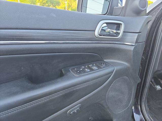 Photo of 2020 Sangria Metallic Clearcoat Jeep Grand Cherokee
