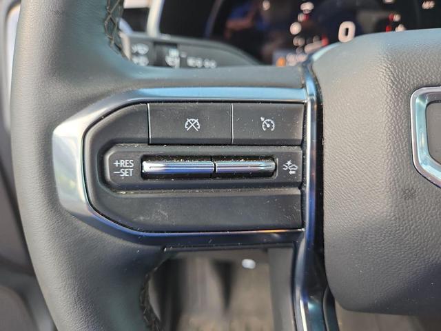 Photo of 2023 Summit White GMC Canyon