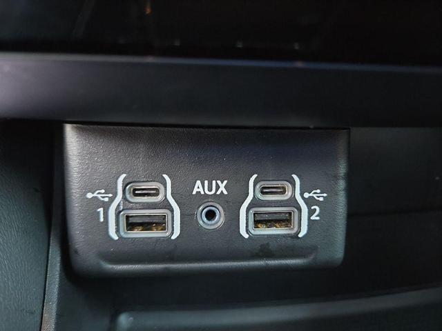 Photo of 2024 DB Black Crystal Clearcoat Dodge Durango