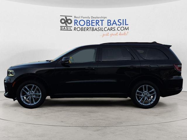Photo of 2024 DB Black Crystal Clearcoat Dodge Durango