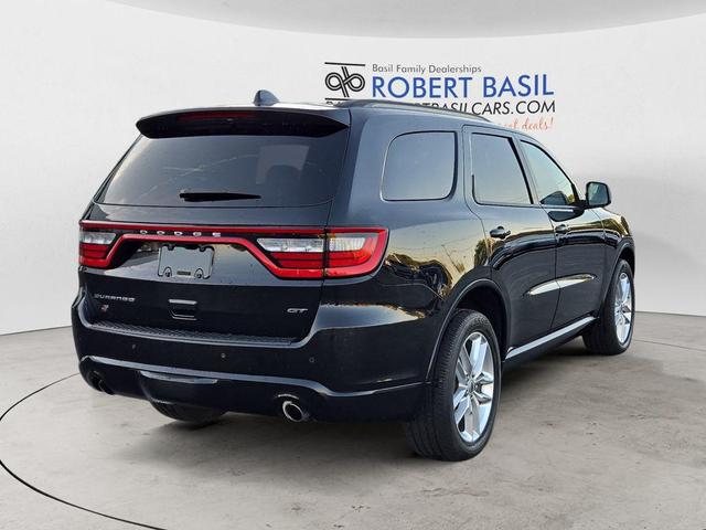 Photo of 2024 DB Black Crystal Clearcoat Dodge Durango