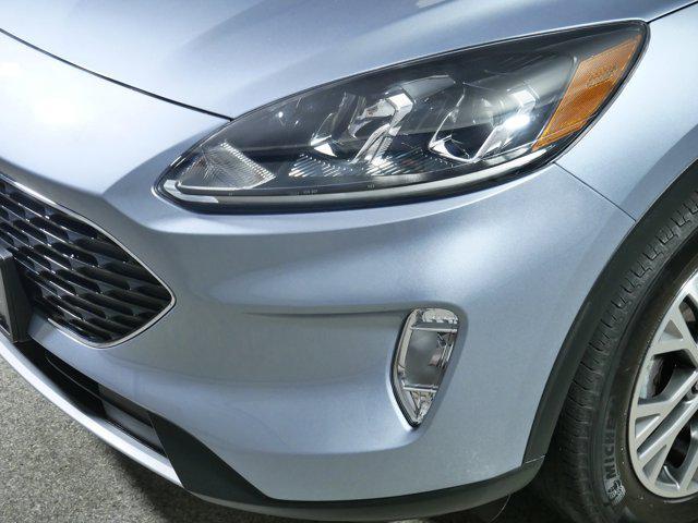 Photo of 2022 Iced Blue Silver Metallic Ford Escape