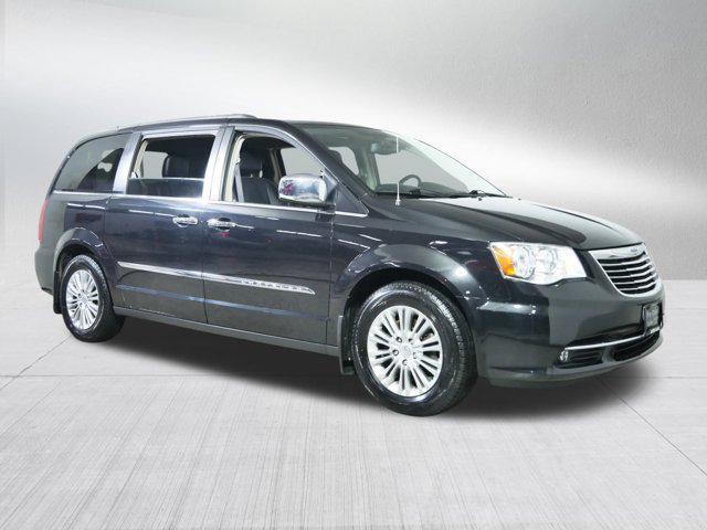 2016 Chrysler Town & Country