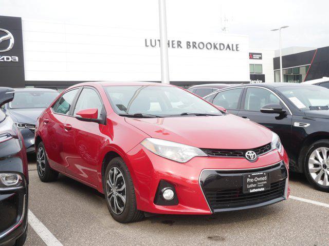 Photo of 2016 Barcelona Red Metallic Toyota Corolla