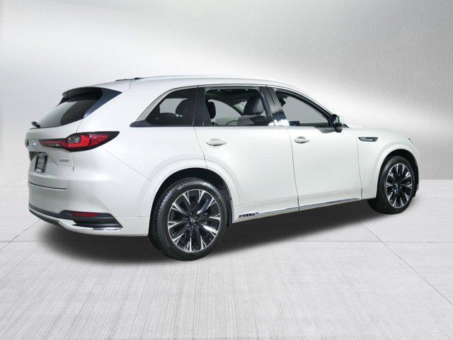 Photo of 2024 Platinum Quartz Mazda CX-90