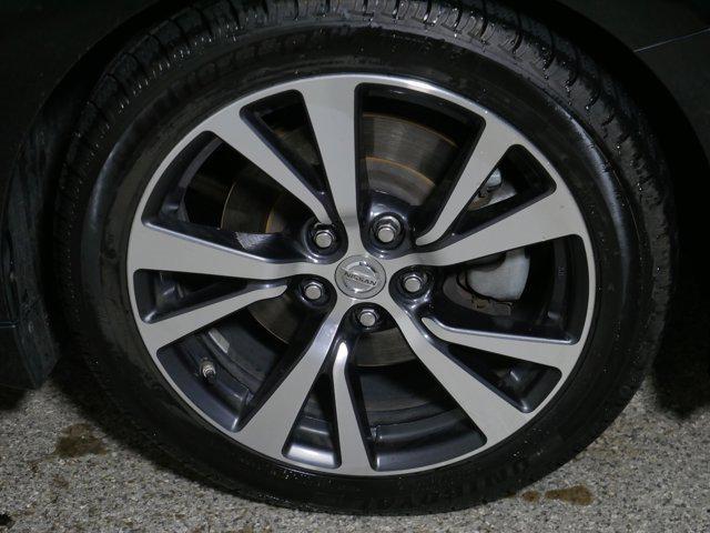 Photo of 2017 Super Black Nissan Maxima