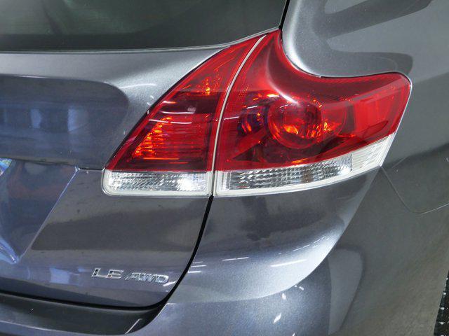 Photo of 2015 Magnetic Gray Metallic Toyota Venza
