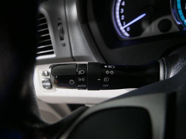 Photo of 2015 Magnetic Gray Metallic Toyota Venza