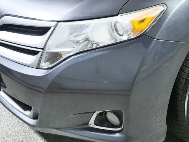 Photo of 2015 Magnetic Gray Metallic Toyota Venza