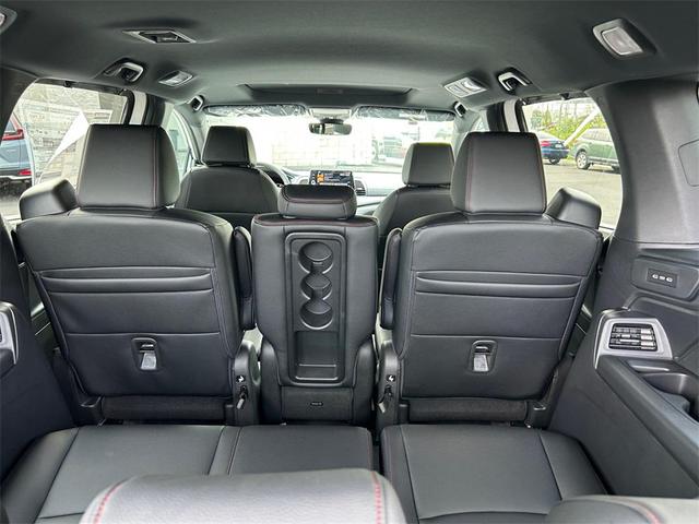 Photo of 2026 Platinum White Pearl Honda Odyssey
