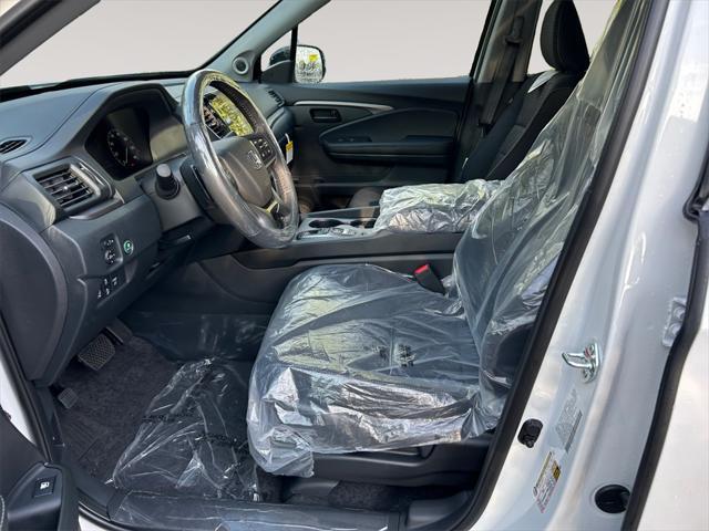 Photo of 2025 Platinum White Pearl Honda Ridgeline