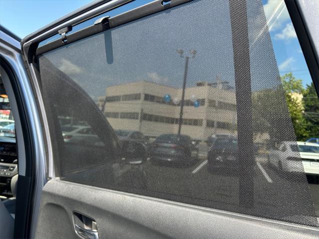 Photo of 2022 Lunar Silver Metallic Honda Pilot