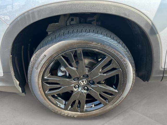 Photo of 2022 Lunar Silver Metallic Honda Pilot