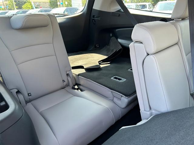 Photo of 2022 Lunar Silver Metallic Honda Pilot