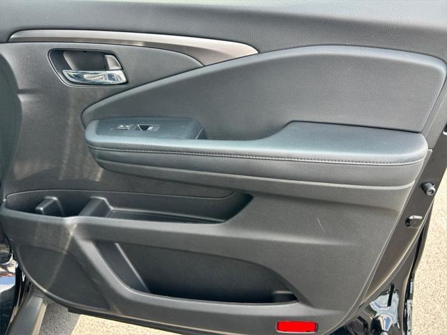 Photo of 2022 Crystal Black Pearl Honda Pilot