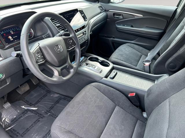 Photo of 2022 Crystal Black Pearl Honda Pilot