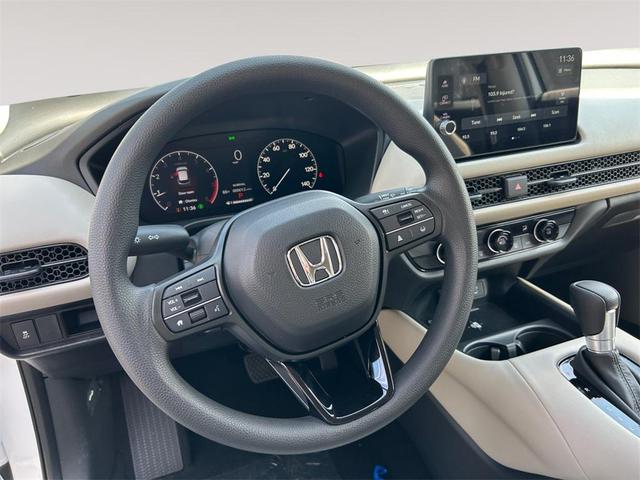 Photo of 2026 Platinum White Pearl Honda HR-V