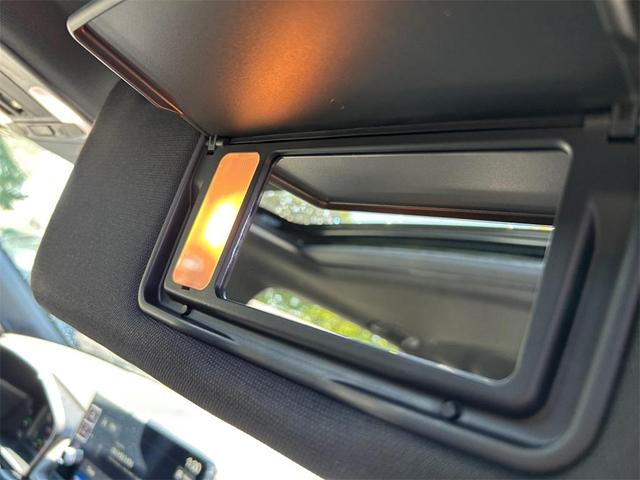 Photo of 2026 Ash Green Metallic Honda CR-V Hybrid