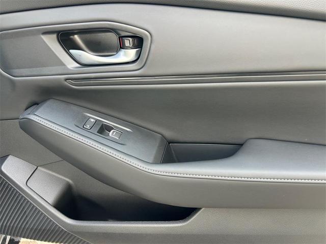 Photo of 2025 Platinum White Pearl Honda Accord Hybrid